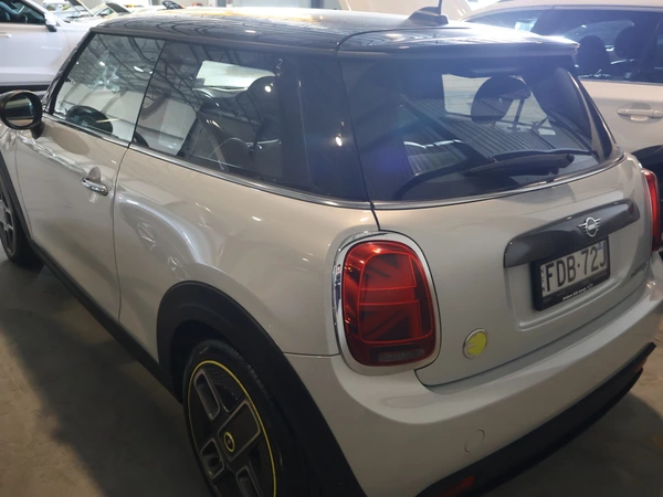 2020 Mini Hatch Cooper SE First Edition Electric Automatic FWD