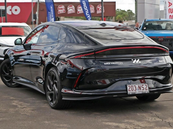 2025 Mg Im5 Performance P12L AWD Automatic