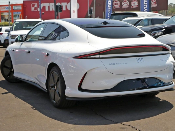 2025 MG IM5 Premium P12L Front Wheel Drive Automatic