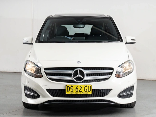 2015 Mercedes-Benz B180 Panoramic Sunroof Navigation FWD