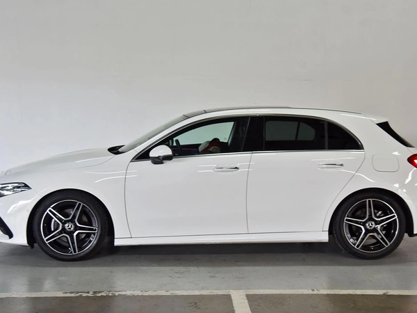 2025 Mercedes-Benz A200 Hatchback Dual-Clutch (DCT) Front Wheel Drive