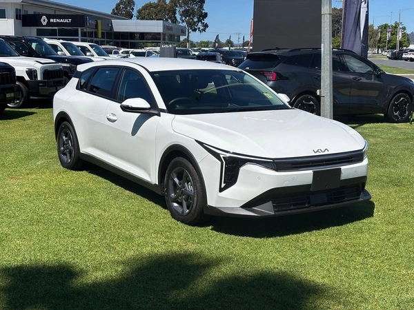 2025 Kia K4 Automatic Front Wheel Drive